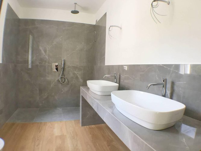 Quadrilocale 200mq con terrazze abitabili e box centro Bergamo