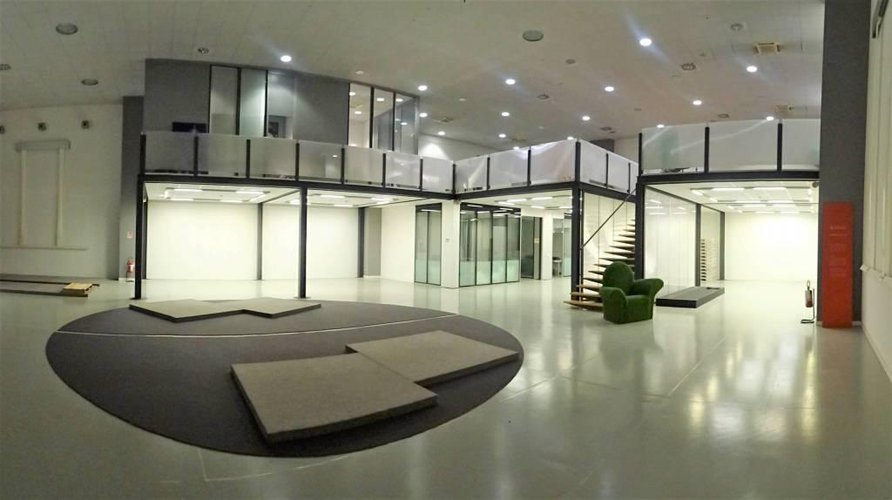 Negozio 1056 Mq Orio Al Serio con visibilità dall'autostrad Orio al Serio