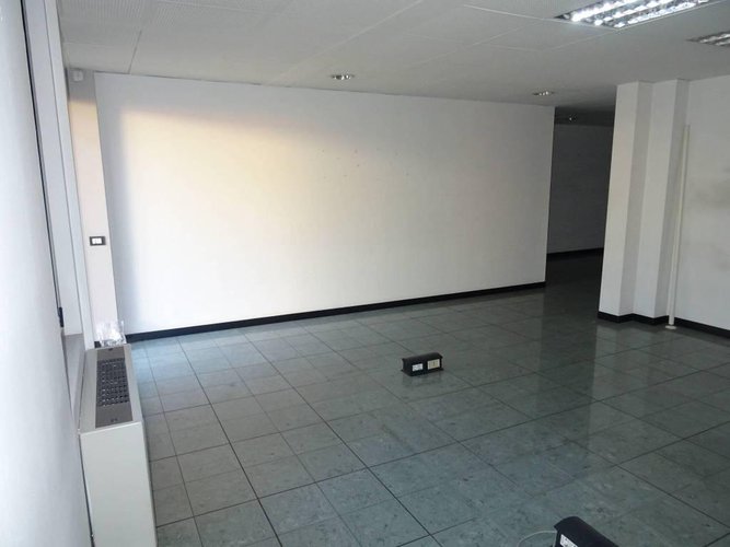 Via Camozzi Ufficio di 460 Mq Bergamo