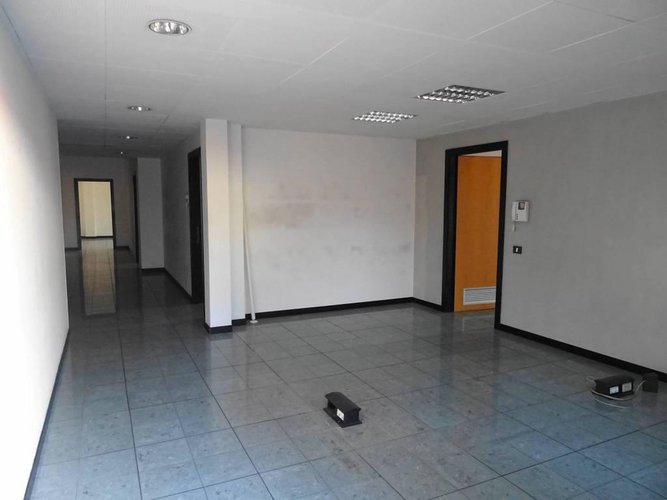 Via Camozzi Ufficio di 460 Mq Bergamo