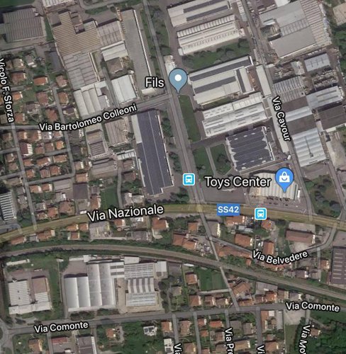 Albano S. Alessandro negozio 180mq con piazzale di 600mq