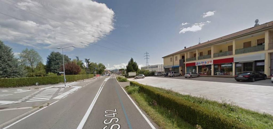 Albano S. Alessandro negozio 180mq con piazzale di 600mq Albano Sant'Alessandro