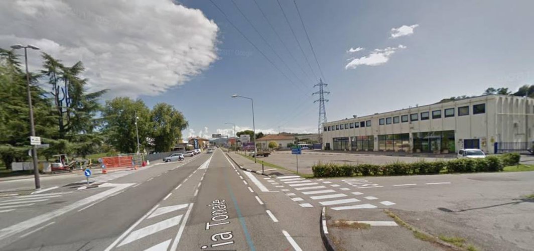 Albano S. Alessandro negozio 180mq con piazzale di 600mq Albano Sant'Alessandro