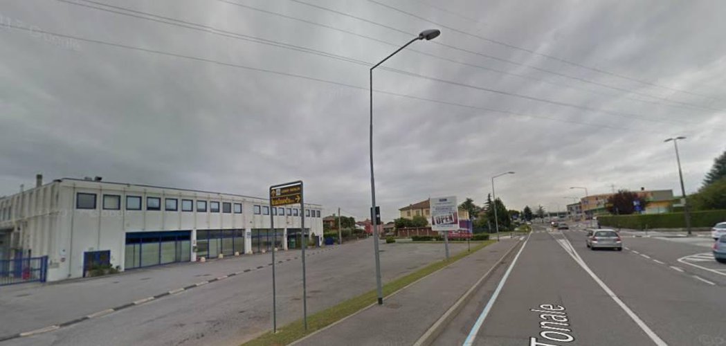 Albano S. Alessandro negozio 180mq con piazzale di 600mq Albano Sant'Alessandro