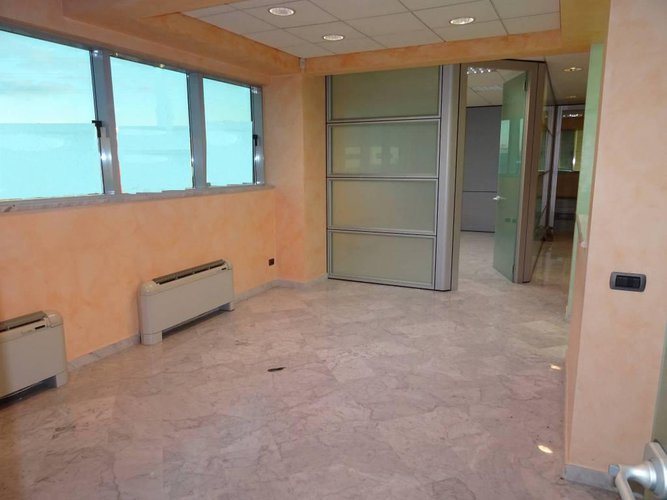 Brembate Ufficio di 300mq senza spese condominiali Presezzo