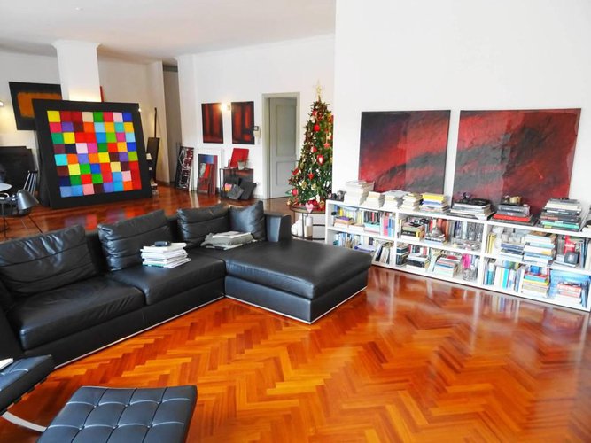 Quadrilocale di 250 mq con posto auto in zona centralissima Bergamo