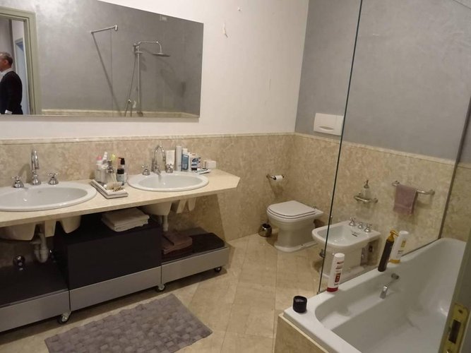 Quadrilocale di 250 mq con posto auto in zona centralissima Bergamo