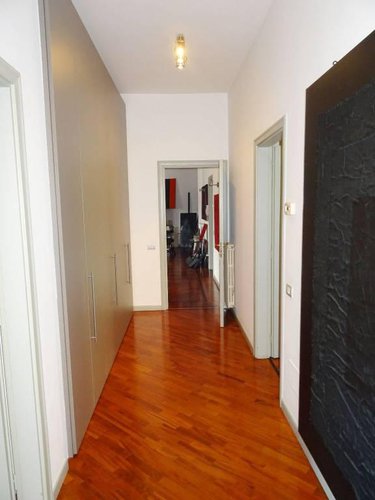 Quadrilocale di 250 mq con posto auto in zona centralissima Bergamo