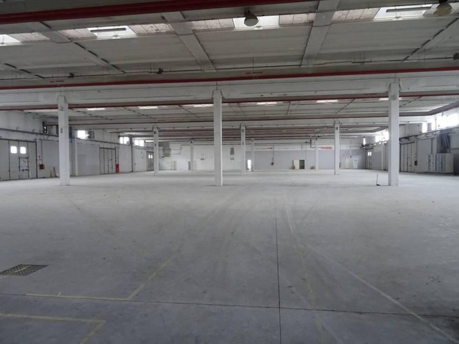 Zona industriale capannone di 4.700mq Lallio
