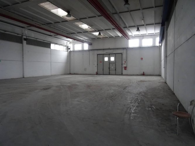 Zona industriale capannone di 4.700mq Lallio