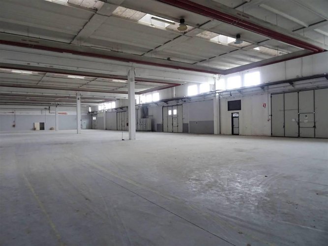 Zona industriale capannone di 4.700mq Lallio