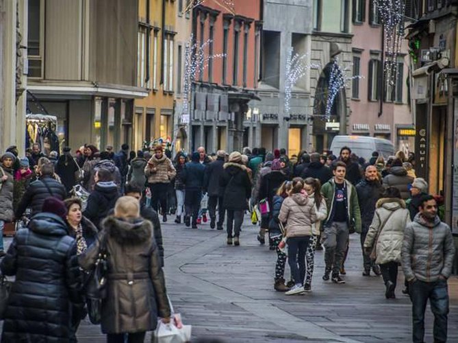 Negozio 18 mq Bergamo centro zona pedonale