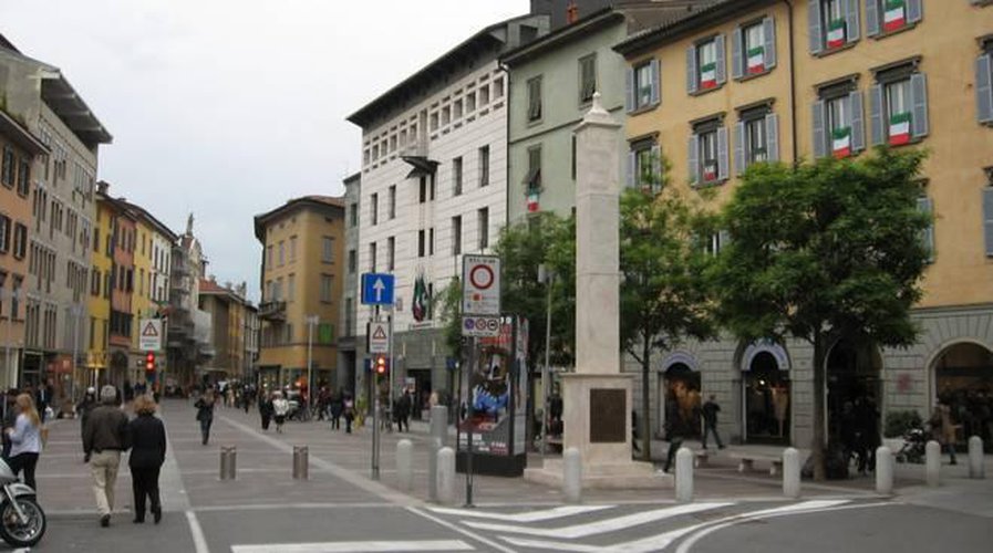 Negozio 18 mq Bergamo centro zona pedonale Bergamo