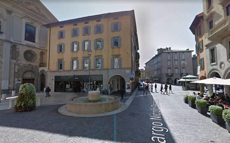 Negozio 18 mq Bergamo centro zona pedonale Bergamo