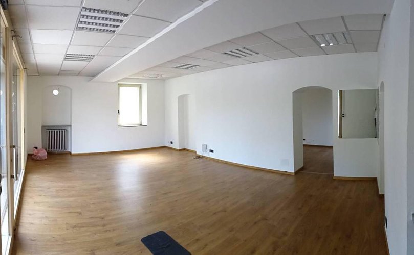 Via Moroni Negozio fronte strada Bergamo