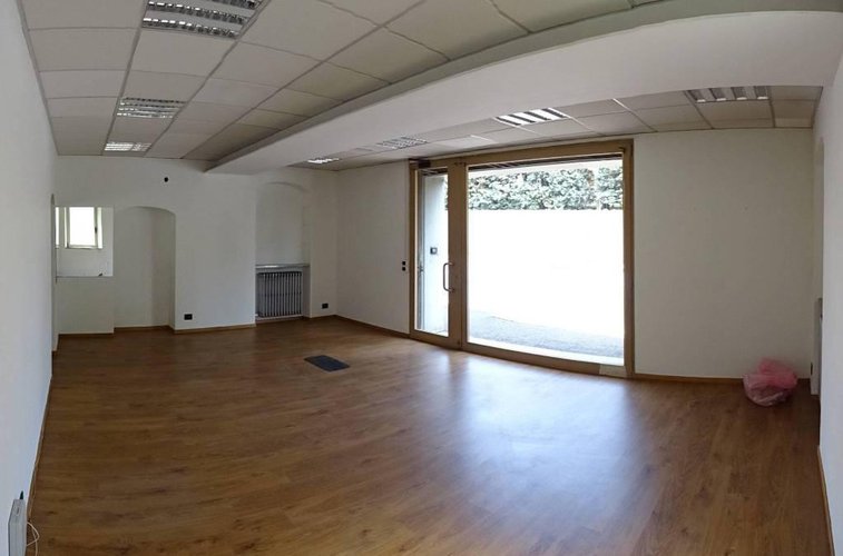 Via Moroni Negozio fronte strada Bergamo