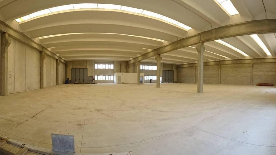 LALLIO CAPANNONE DI RECENTISSIMA COSTRUZIONE 400MQ Lallio