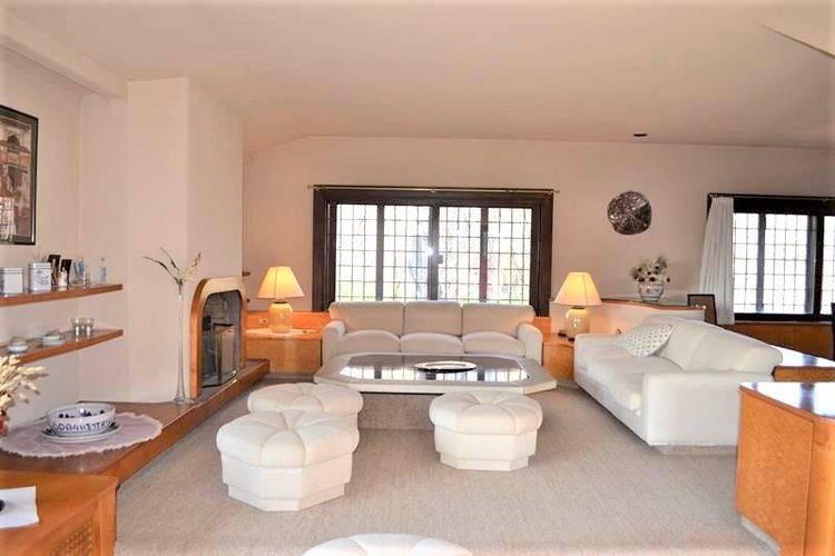 PRESTIGIOSA VILLA SINGOLA NEL PARCO DEI COLLI Bergamo