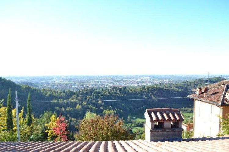 PRESTIGIOSA VILLA SINGOLA NEL PARCO DEI COLLI Bergamo