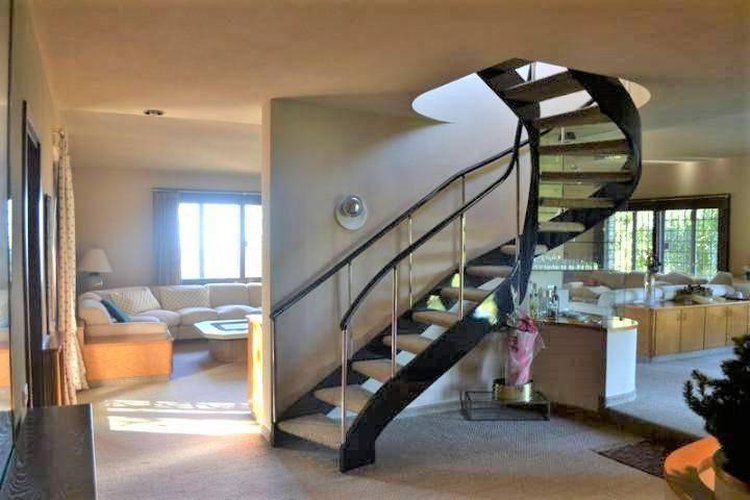 PRESTIGIOSA VILLA SINGOLA NEL PARCO DEI COLLI Bergamo