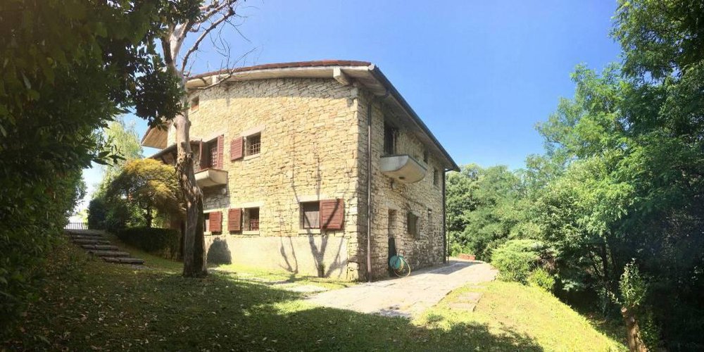 PRESTIGIOSA VILLA SINGOLA NEL PARCO DEI COLLI Bergamo