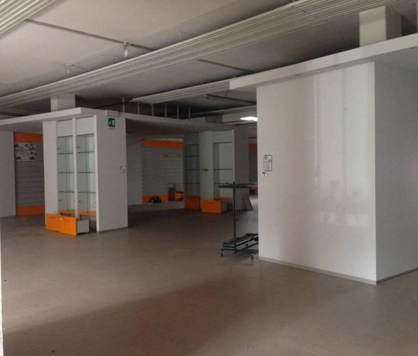 Bergamo Negozio di 850Mq con 1.000Mq di parcheggio Bergamo