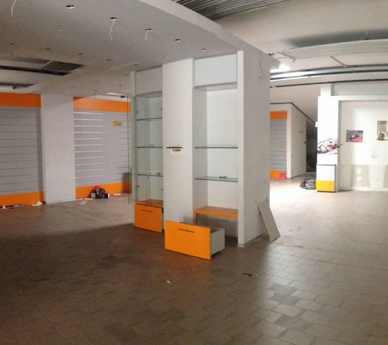 Bergamo Negozio di 850Mq con 1.000Mq di parcheggio Bergamo