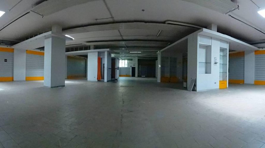 Bergamo Negozio di 850Mq con 1.000Mq di parcheggio Bergamo