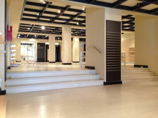 Negozio 750 mq con 7 vetrine fronte strada Bergamo