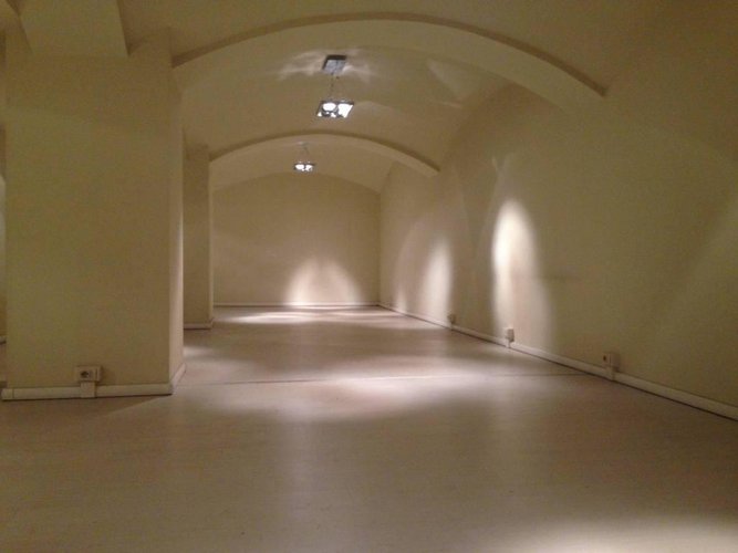 Negozio 750 mq + 750 mq p. int. con 7 vetrine fronte strada Bergamo