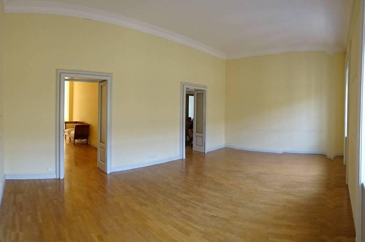 Pentalocale di 277 mq con posto auto in zona centralissima Bergamo