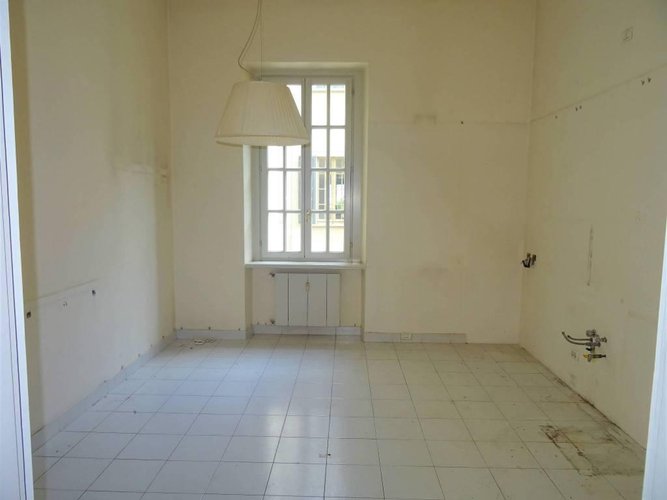 Pentalocale di 277 mq con posto auto in zona centralissima Bergamo
