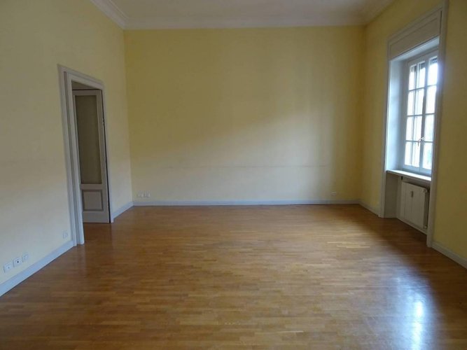 Pentalocale di 277 mq con posto auto in zona centralissima Bergamo
