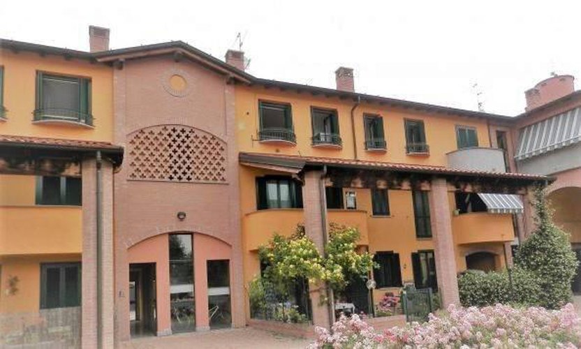 TRILOCALE A 5 KM DA LODI