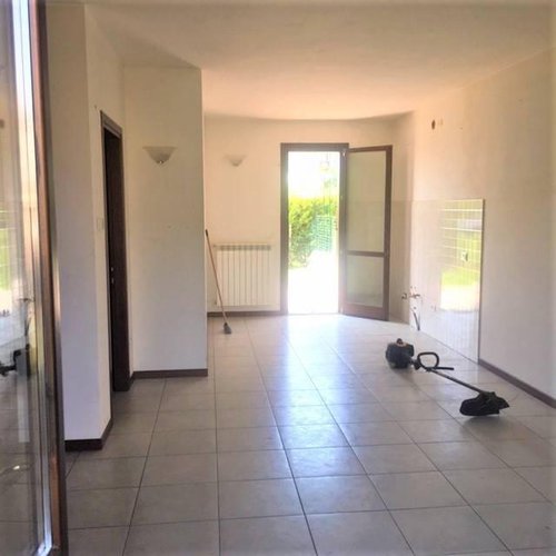 ULTIMO TRILOCALE CON DOPPIO GIARDINO E DOPPIO BOX Fara Olivana con Sola