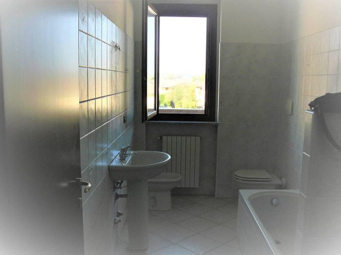 AMPIO BILOCALE LUMINOSO IN ZONA TRANQUILLA