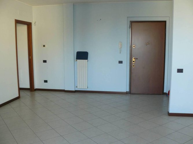 AMPIO BILOCALE LUMINOSO IN ZONA TRANQUILLA Spino d'Adda