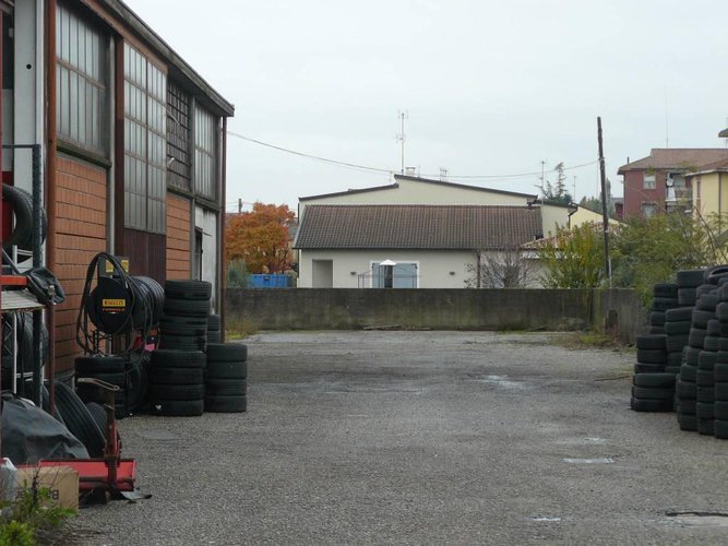 CAPANNONE A 100 mt DALLA NUOVA STRADA PAULLESE Spino d'Adda