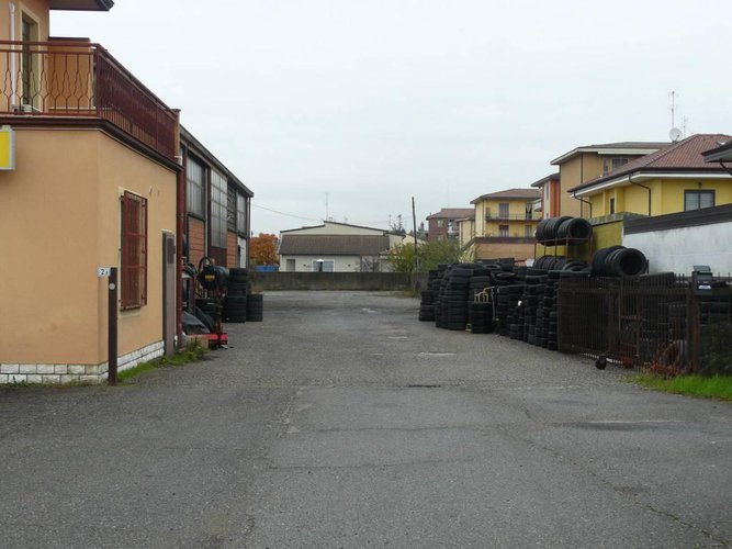 CAPANNONE A 100 mt DALLA NUOVA STRADA PAULLESE Spino d'Adda