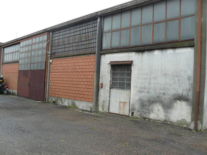 CAPANNONE A 100 mt DALLA NUOVA STRADA PAULLESE Spino d'Adda