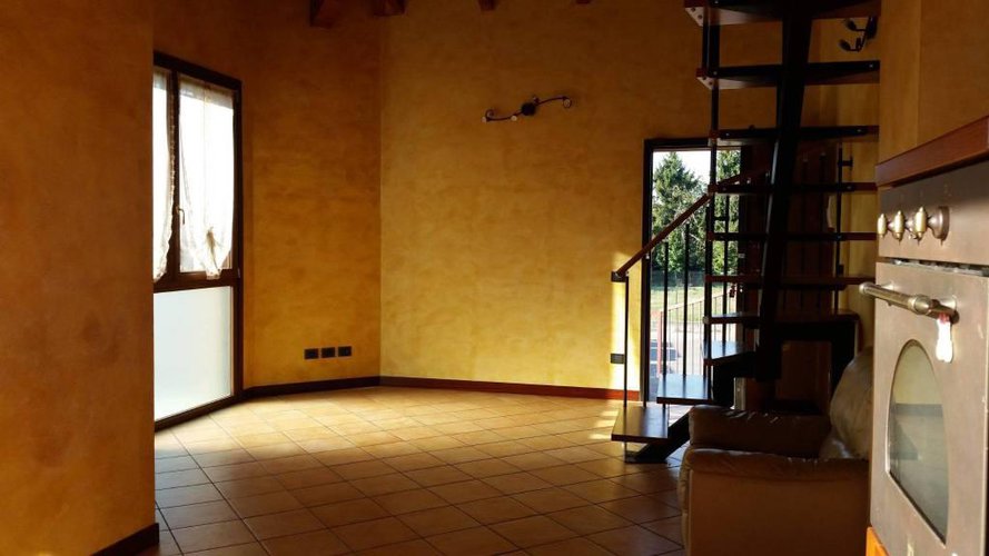 Bellissimo app.to indipendente con 150 mq di giardino!!!! Pontirolo Nuovo