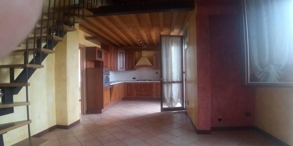 Bellissimo app.to indipendente con 150 mq di giardino!!!! Pontirolo Nuovo