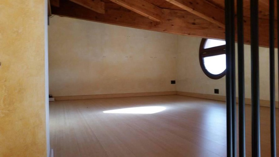 Bellissimo app.to indipendente con 150 mq di giardino!!!! Pontirolo Nuovo