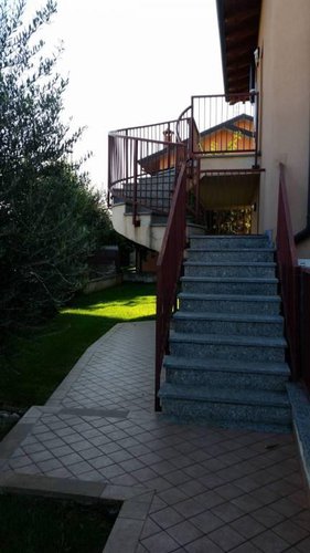 Bellissimo app.to indipendente con 150 mq di giardino!!!! Pontirolo Nuovo