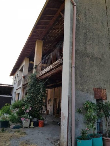 Tipico cascinale con terreno agricolo Fara Gera d'Adda