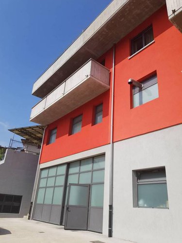 Stabile residenziale e artigianale Albino