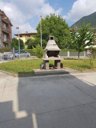 Stabile residenziale e artigianale Albino