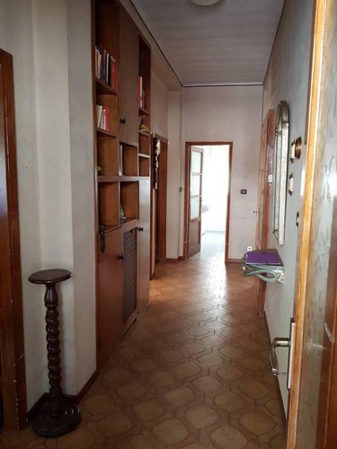 Affare !!! Villetta singola con giardino, box e magazzino