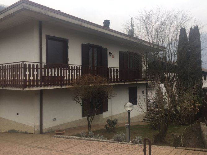 CASA SINGOLA BEN TENUTA! Algua