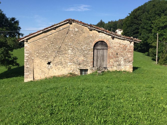 ZOGNO - CASOLARE SERVITO DA TUTTO!! Zogno